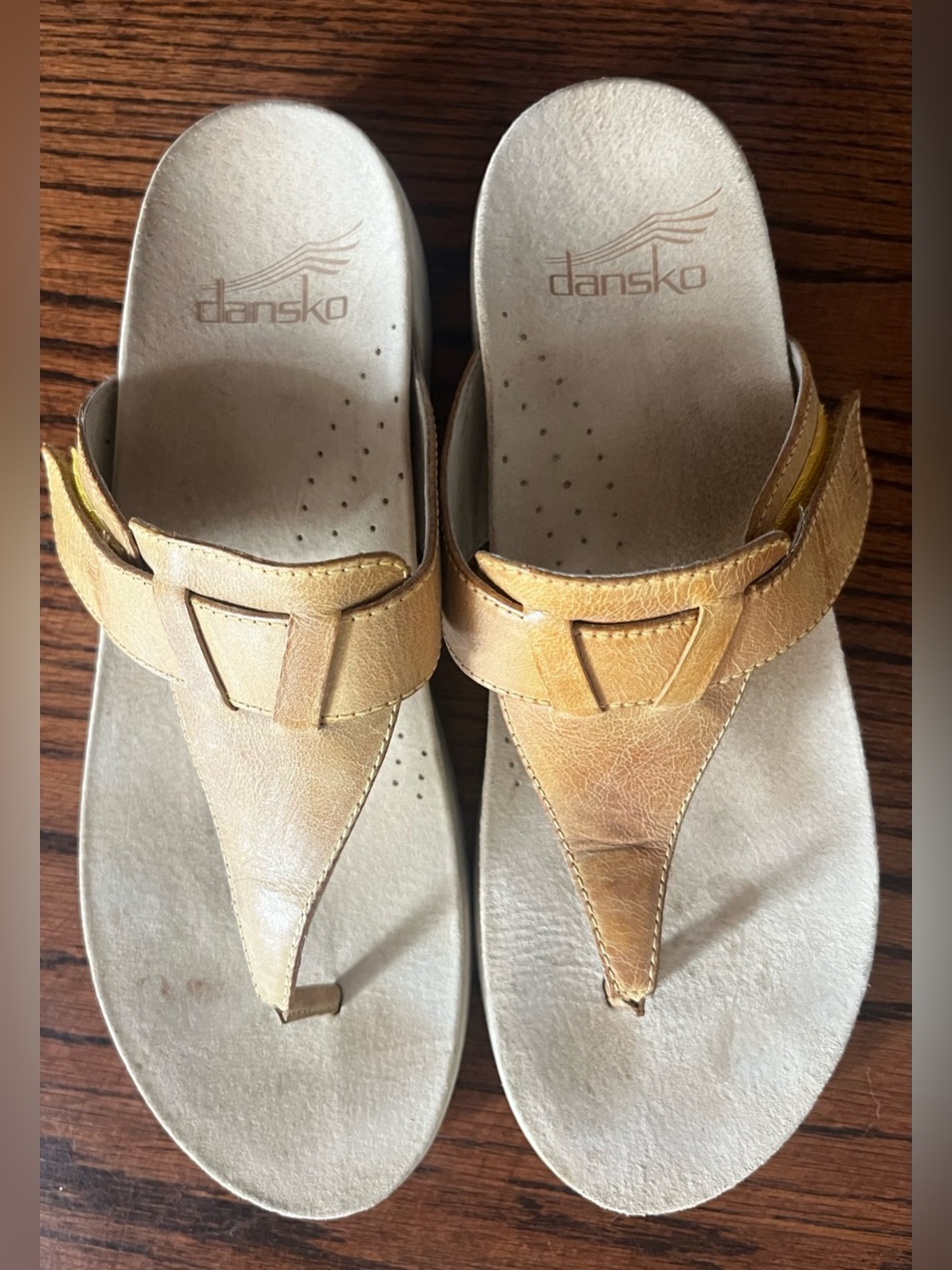 Dansko Tan/Beige Leather Thong Sandals